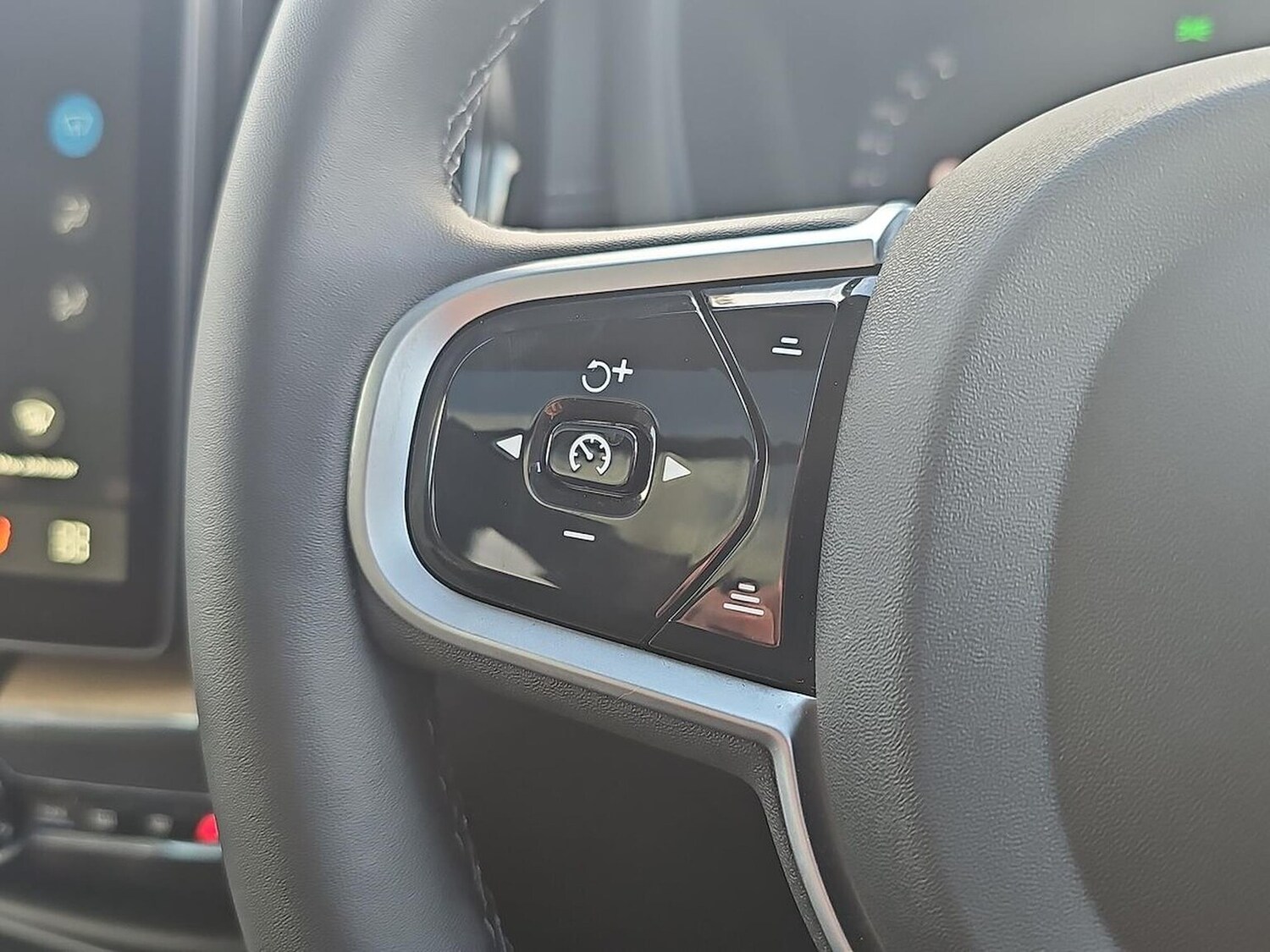 Used Volvo XC60 2025 for sale - 77845298: Photo 26