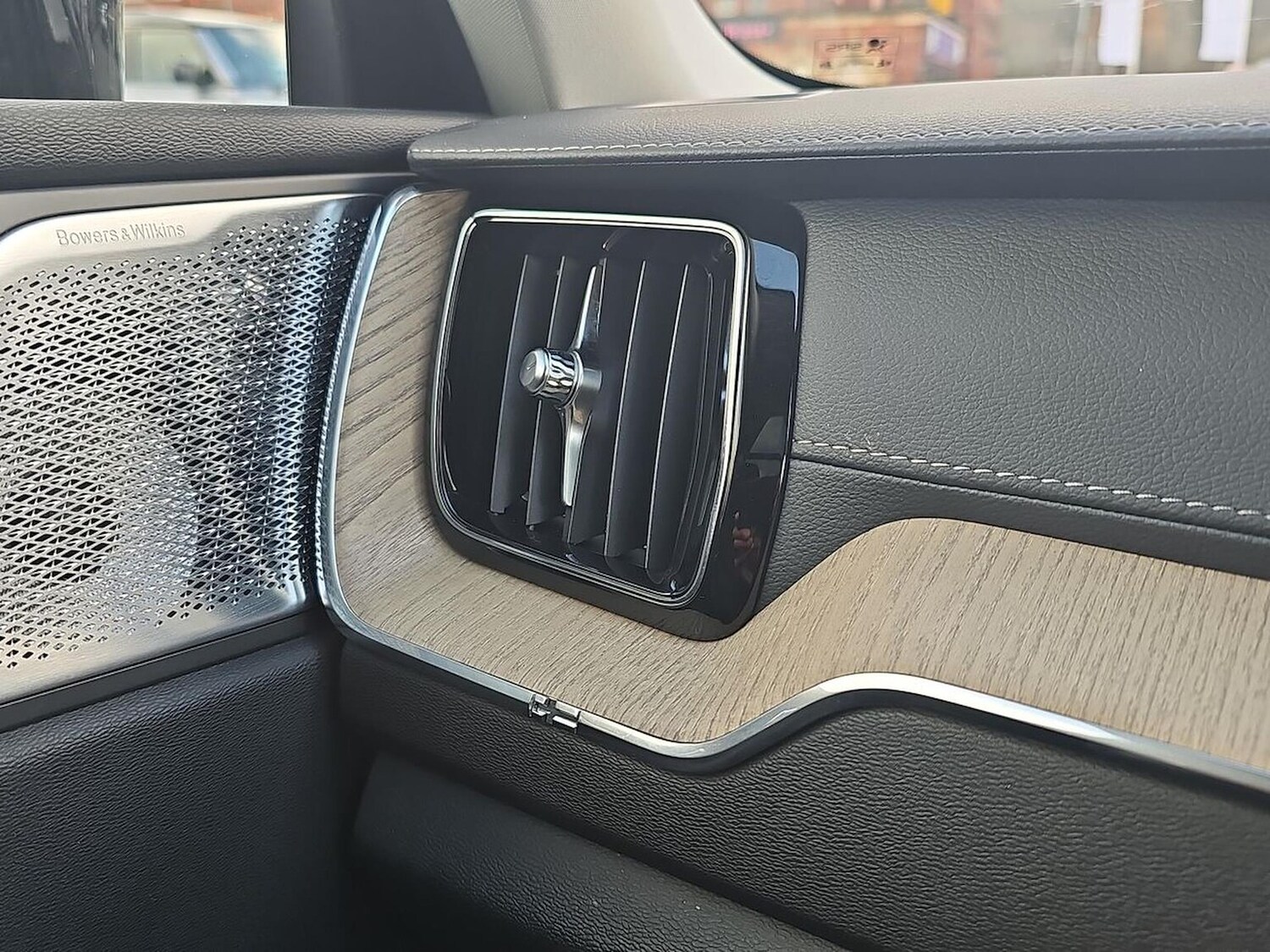 Used Volvo XC60 2025 for sale - 77845298: Photo 42