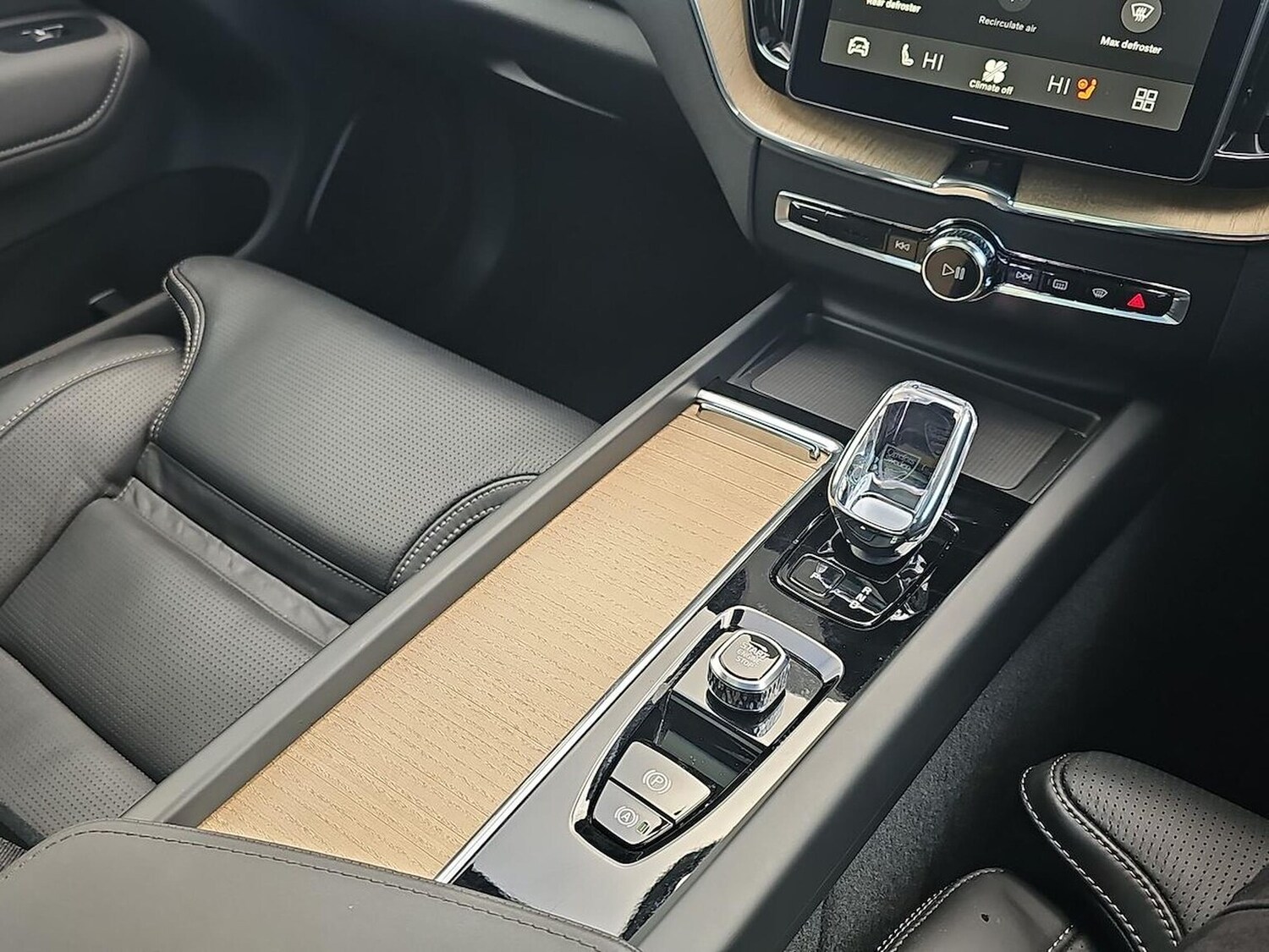 Used Volvo XC60 2025 for sale - 77845298: Photo 47