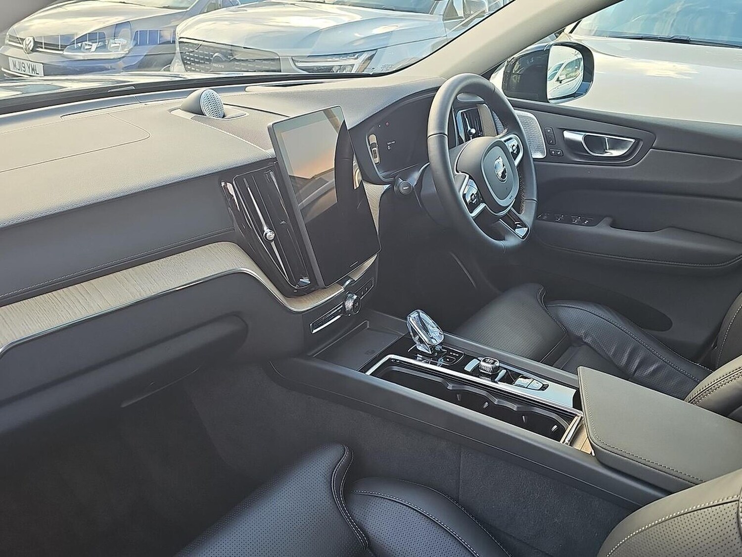 Used Volvo XC60 2025 for sale - 77845298: Photo 7