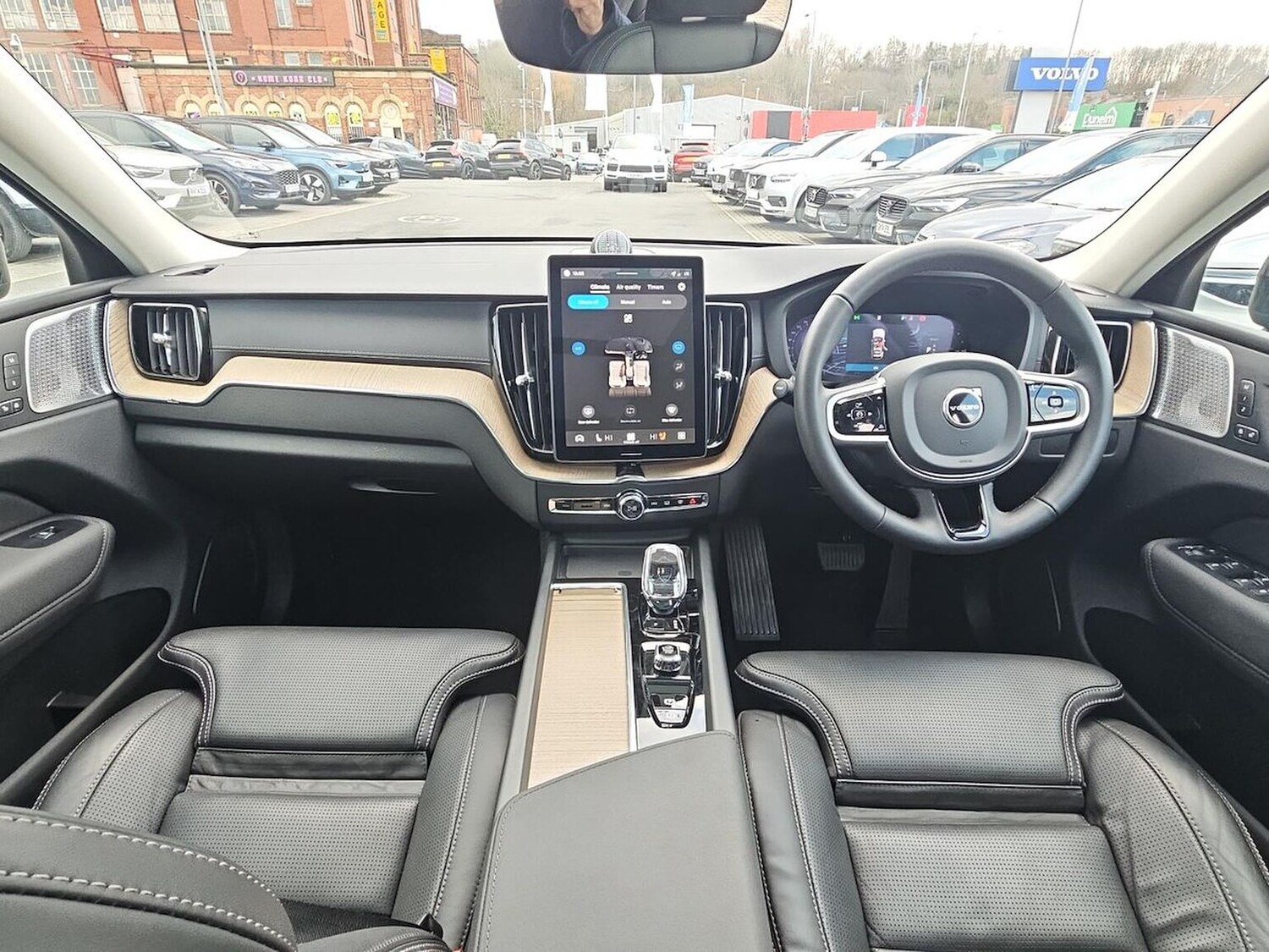 Used Volvo XC60 2025 for sale - 77845298: Photo 8