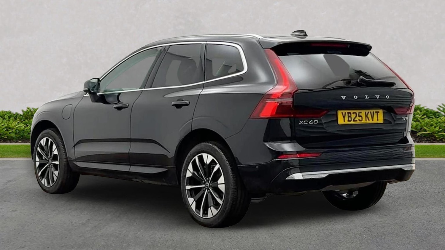 Used Volvo XC60 2025 for sale - 78139504: Photo 2