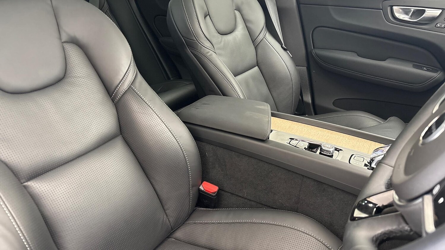 Used Volvo XC60 2025 for sale - 78139504: Photo 27