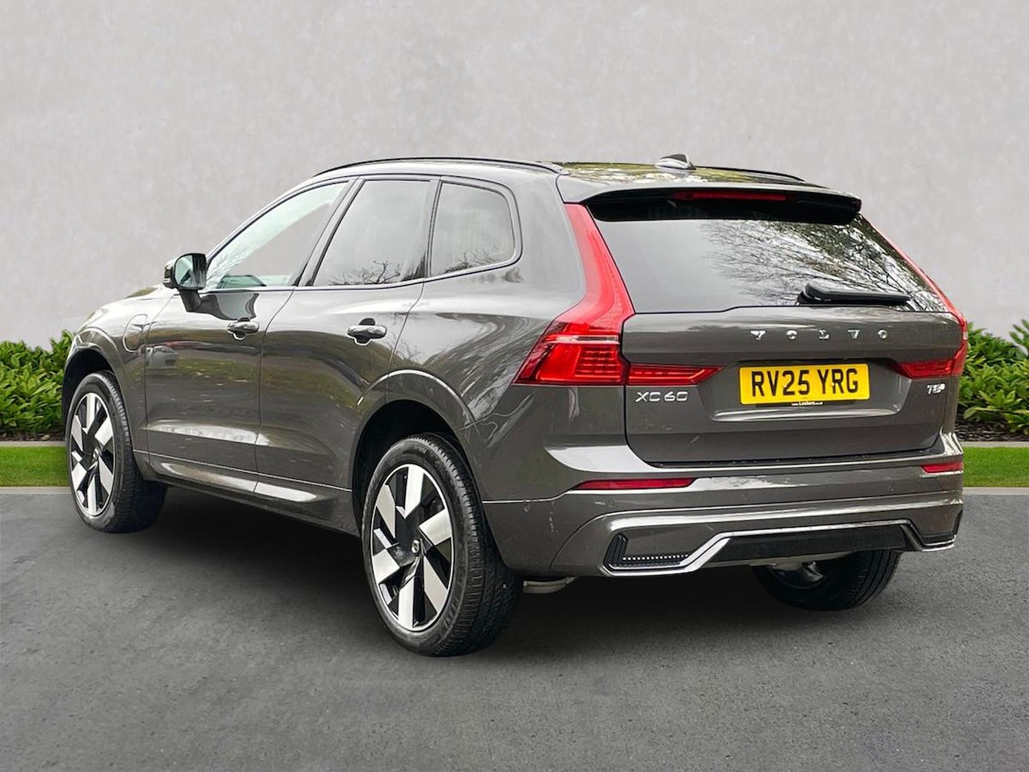 Used Volvo XC60 2025 for sale - 76490767: Photo 2