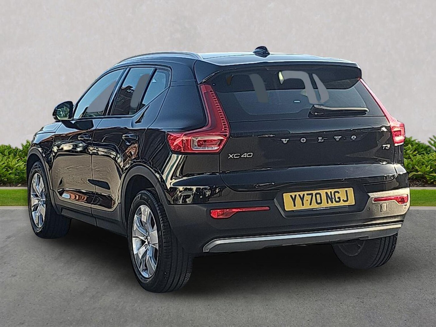 Used Volvo XC40 2020 for sale - 78061064: Photo 2