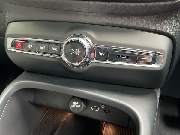Used Volvo XC40 2023 for sale - 76170661: Photo 12