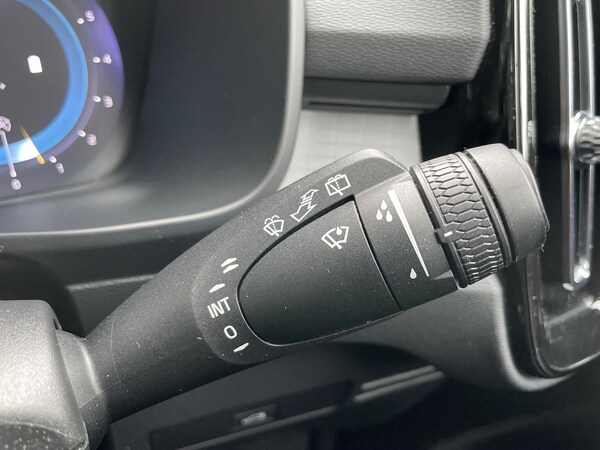 Used Volvo XC40 2023 for sale - 76170661: Photo 28