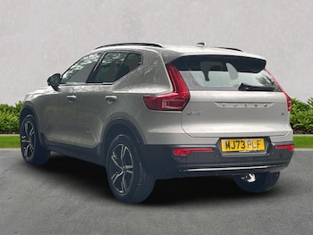 Used Volvo XC40 2023 for sale - 76170661: Photo 2
