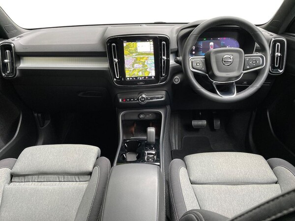 Used Volvo XC40 2023 for sale - 76170661: Photo 8