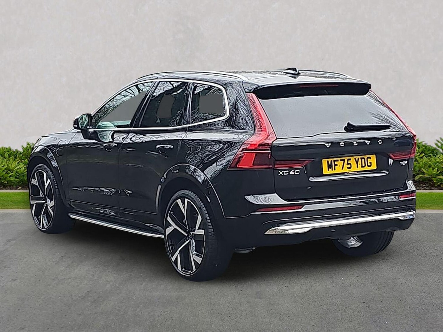 Used Volvo XC60 2025 for sale - 77489678: Photo 2