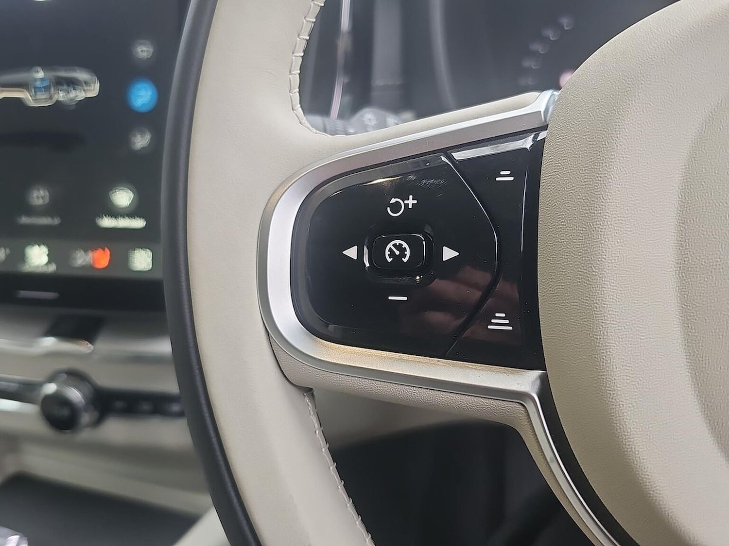 Used Volvo XC60 2025 for sale - 77489678: Photo 26