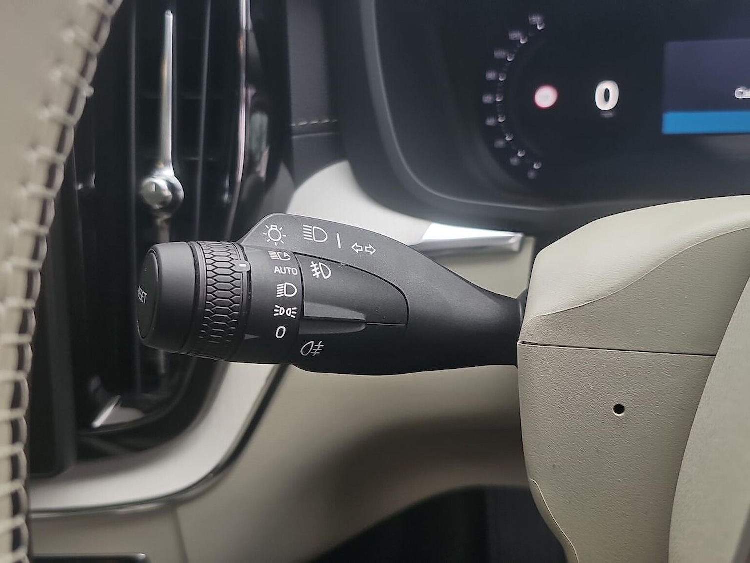 Used Volvo XC60 2025 for sale - 77489678: Photo 28