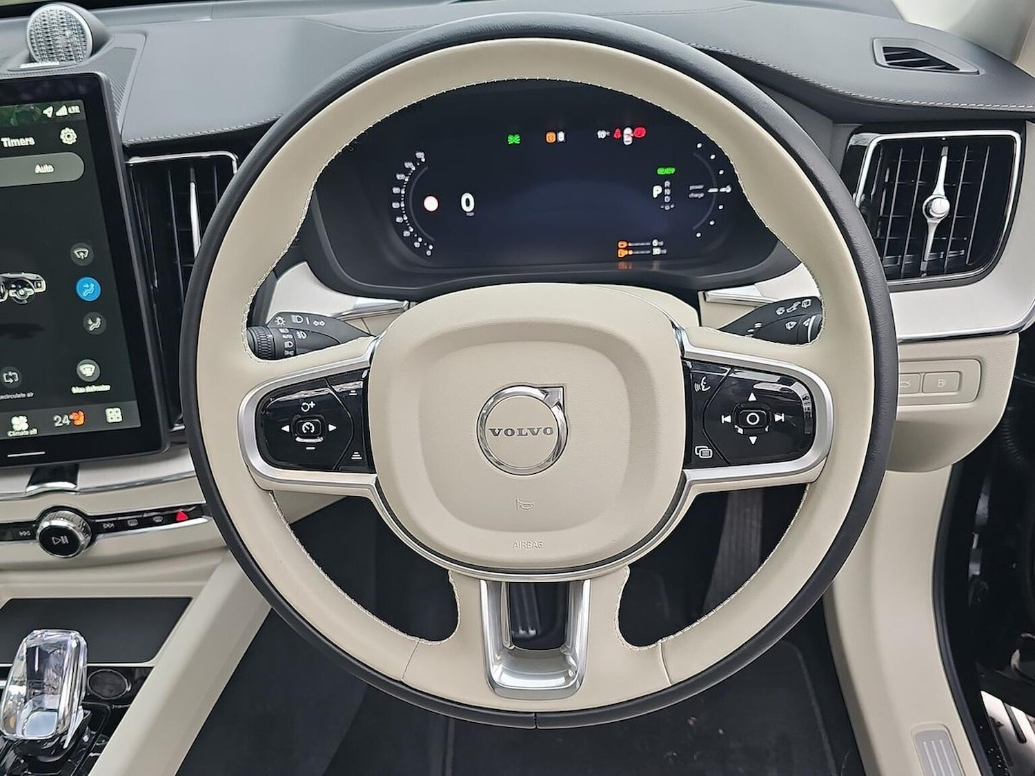 Used Volvo XC60 2025 for sale - 77489678: Photo 47