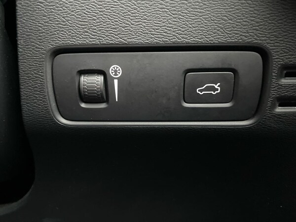 Used Volvo XC40 2020 for sale - 76299450: Photo 31