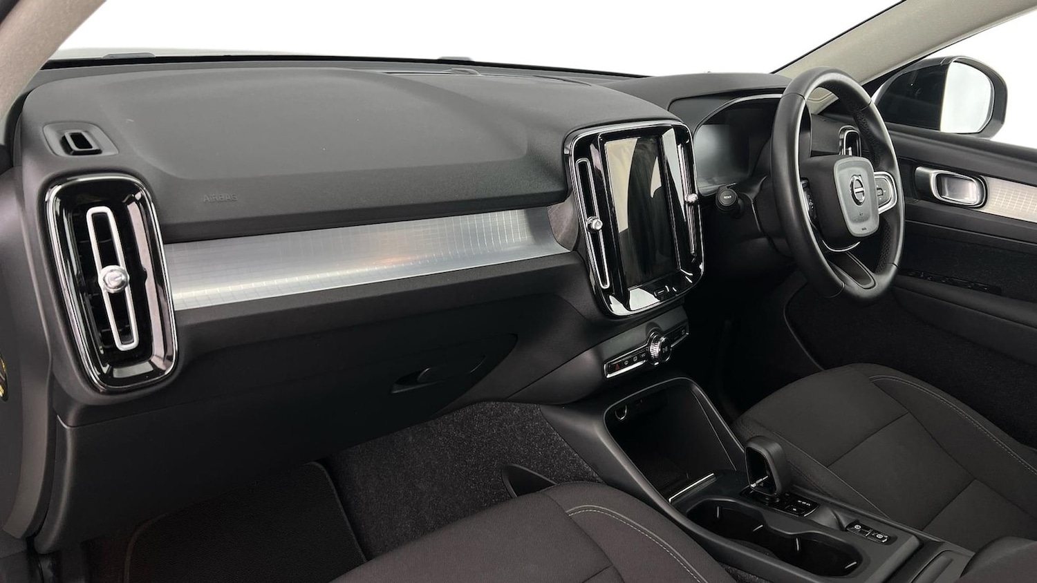 Used Volvo XC40 2021 for sale - 76627997: Photo 8