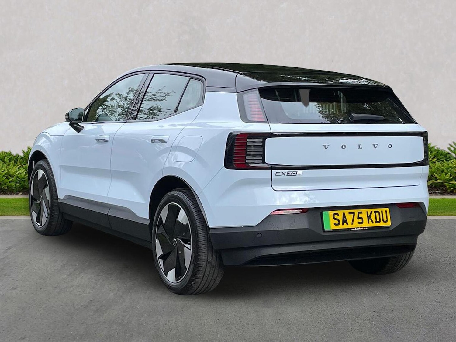 Used Volvo EX30 2025 for sale - 76198442: Photo 2