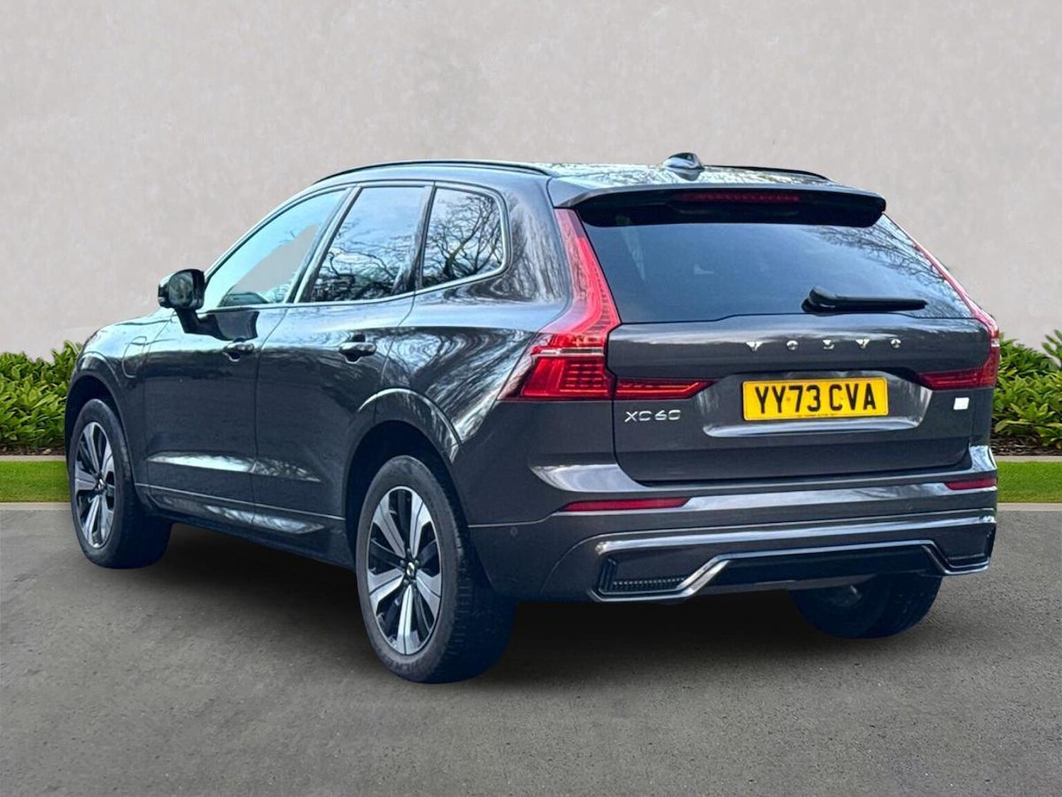 Used Volvo XC60 2023 for sale - 76785176: Photo 2