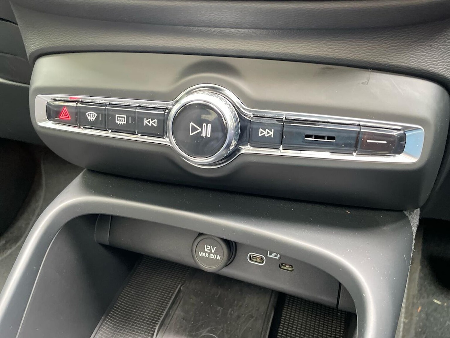 Used Volvo C40 2024 for sale - 76682560: Photo 12