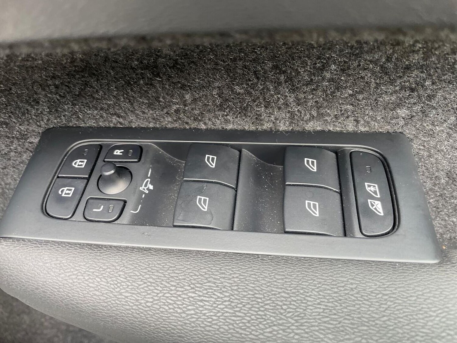 Used Volvo C40 2024 for sale - 76682560: Photo 21