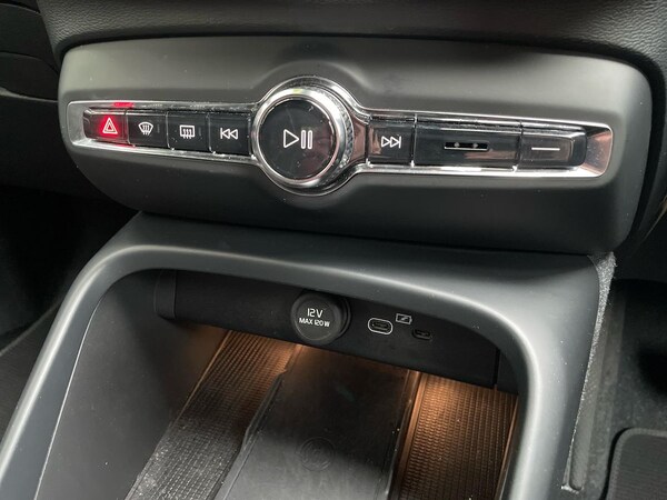 Used Volvo XC40 2023 for sale - 76268328: Photo 12