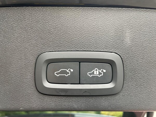 Used Volvo XC40 2023 for sale - 76268328: Photo 34