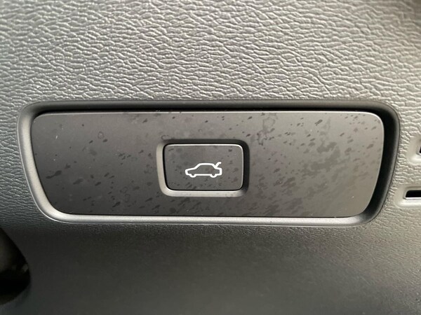 Used Volvo XC40 2023 for sale - 76268328: Photo 41