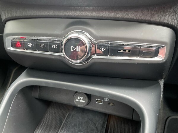 Used Volvo XC40 2022 for sale - 76232777: Photo 12