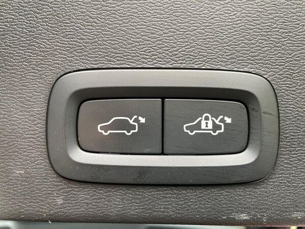 Used Volvo XC40 2022 for sale - 76232777: Photo 42