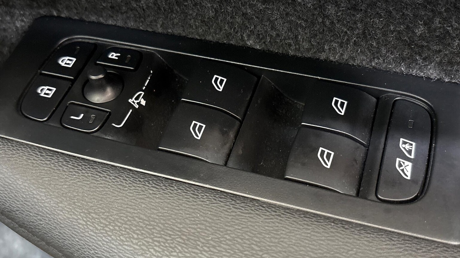 Used Volvo XC40 2025 for sale - 77033457: Photo 21