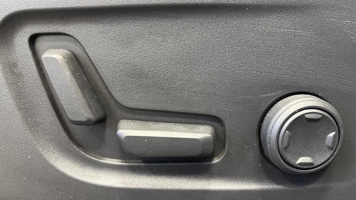 Used Volvo XC40 2025 for sale - 77033457: Photo 30