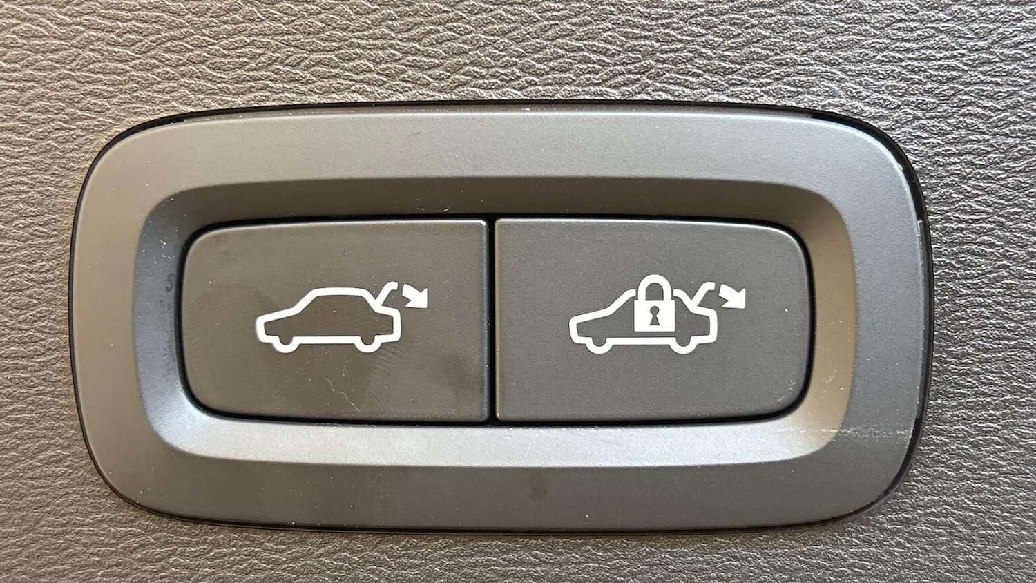 Used Volvo XC40 2025 for sale - 77033457: Photo 37