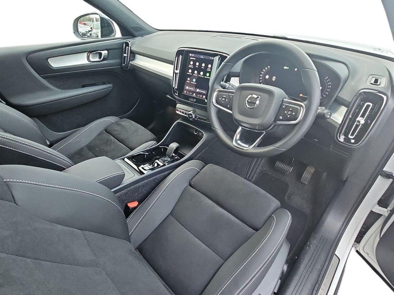 Used Volvo XC40 2025 for sale - 77489666: Photo 15