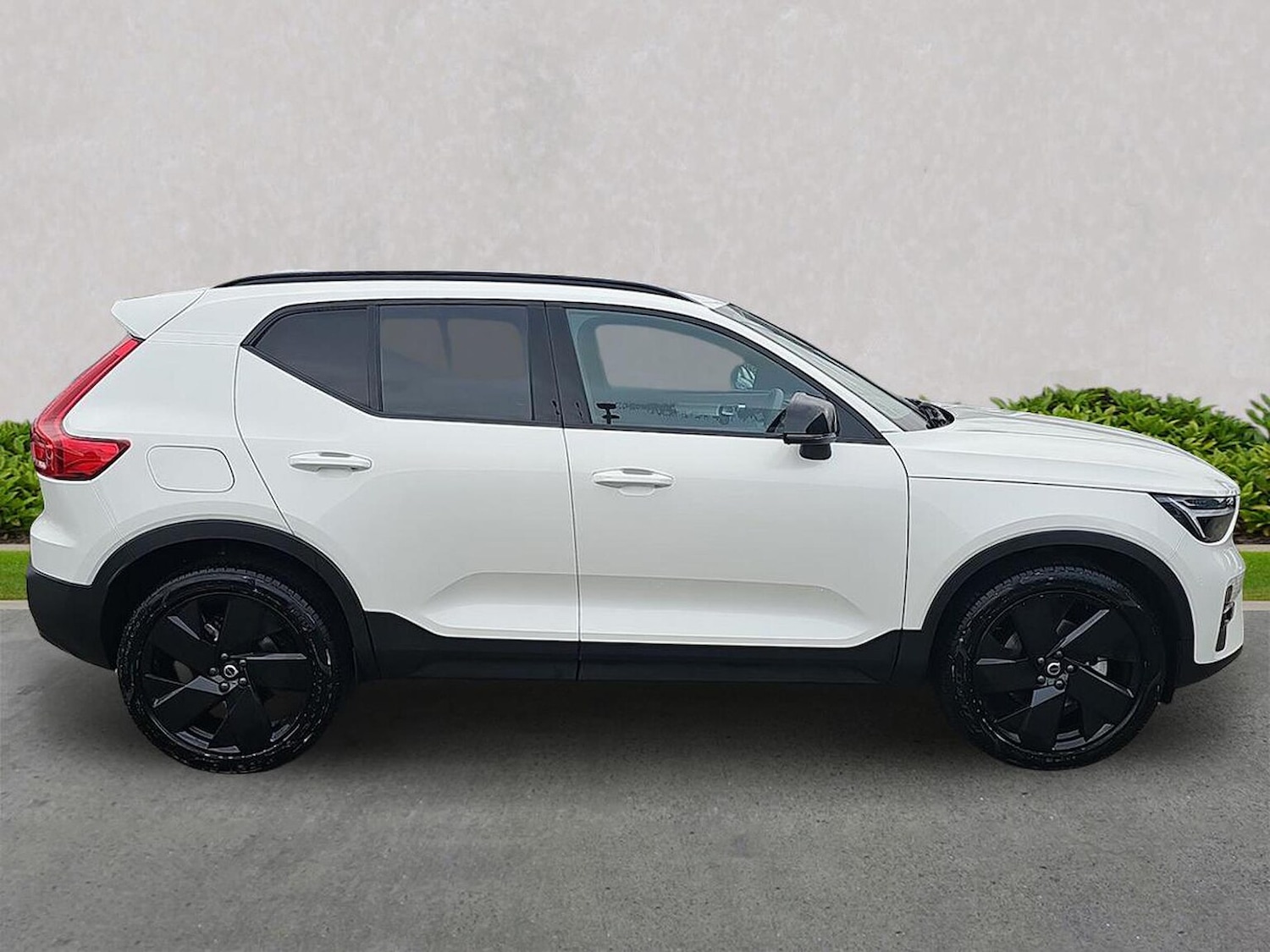 Used Volvo XC40 2025 for sale - 77489666: Photo 3