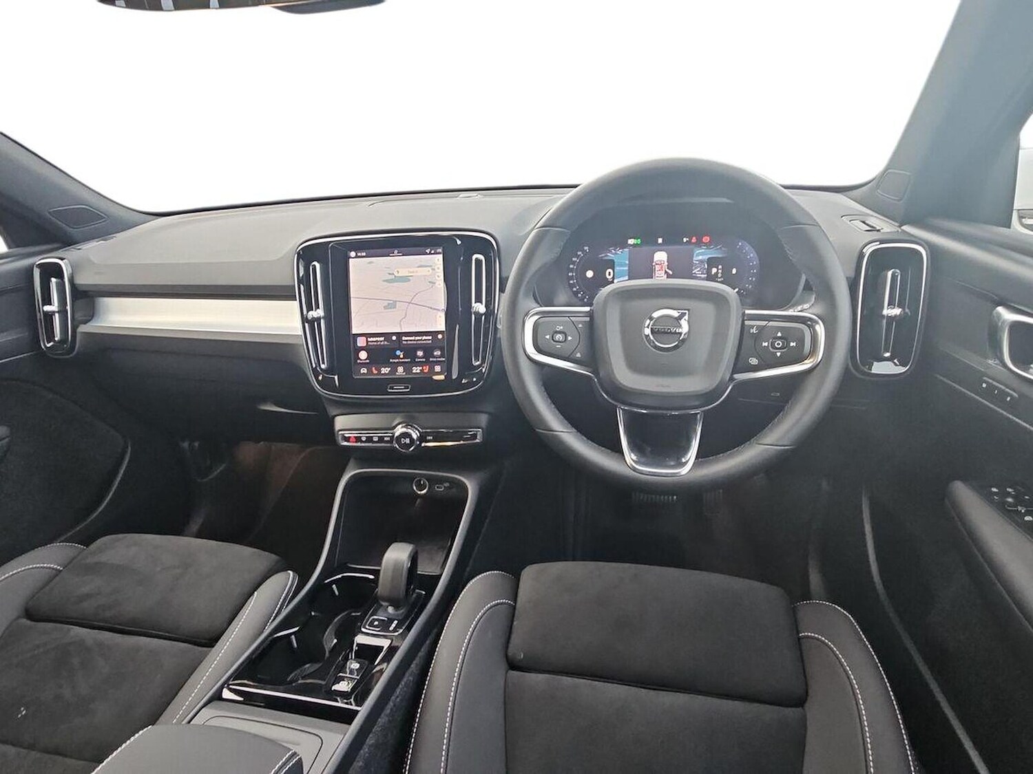 Used Volvo XC40 2025 for sale - 77489666: Photo 9