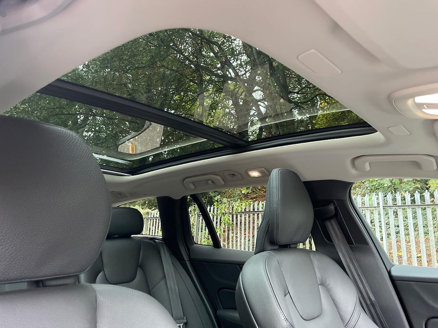 Used Volvo V60 2025 for sale - 76268325: Photo 32