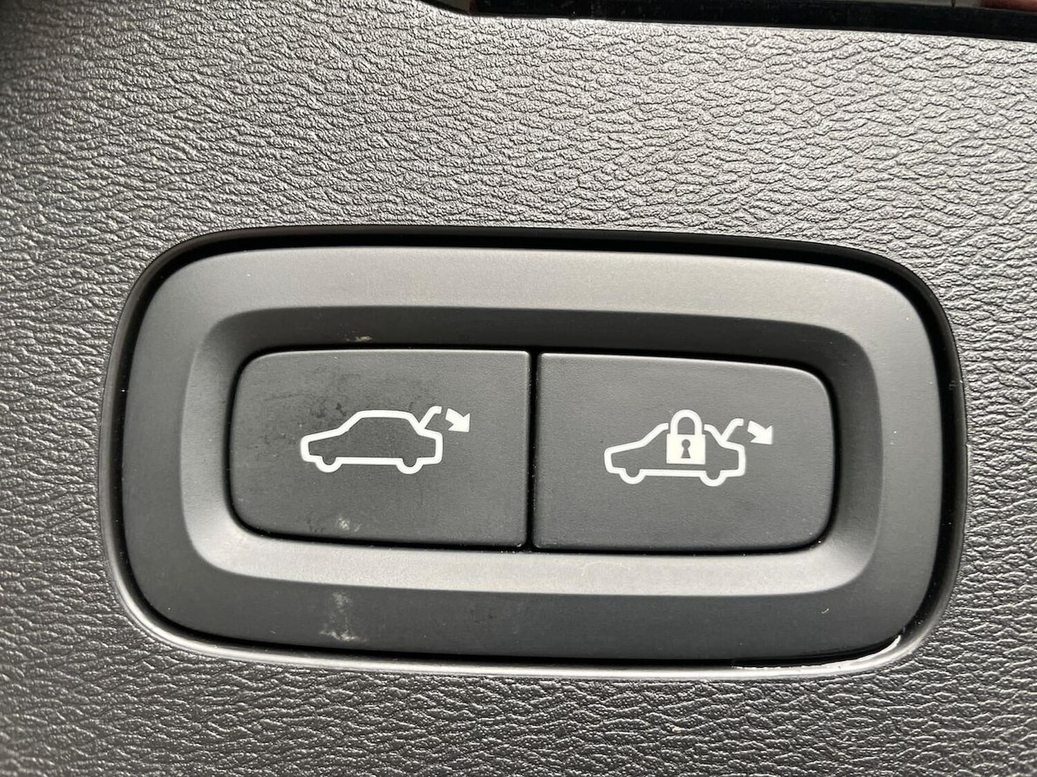 Used Volvo V60 2025 for sale - 76268325: Photo 42