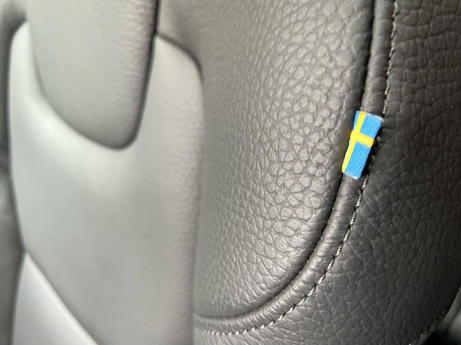 Used Volvo V60 2025 for sale - 76268325: Photo 43