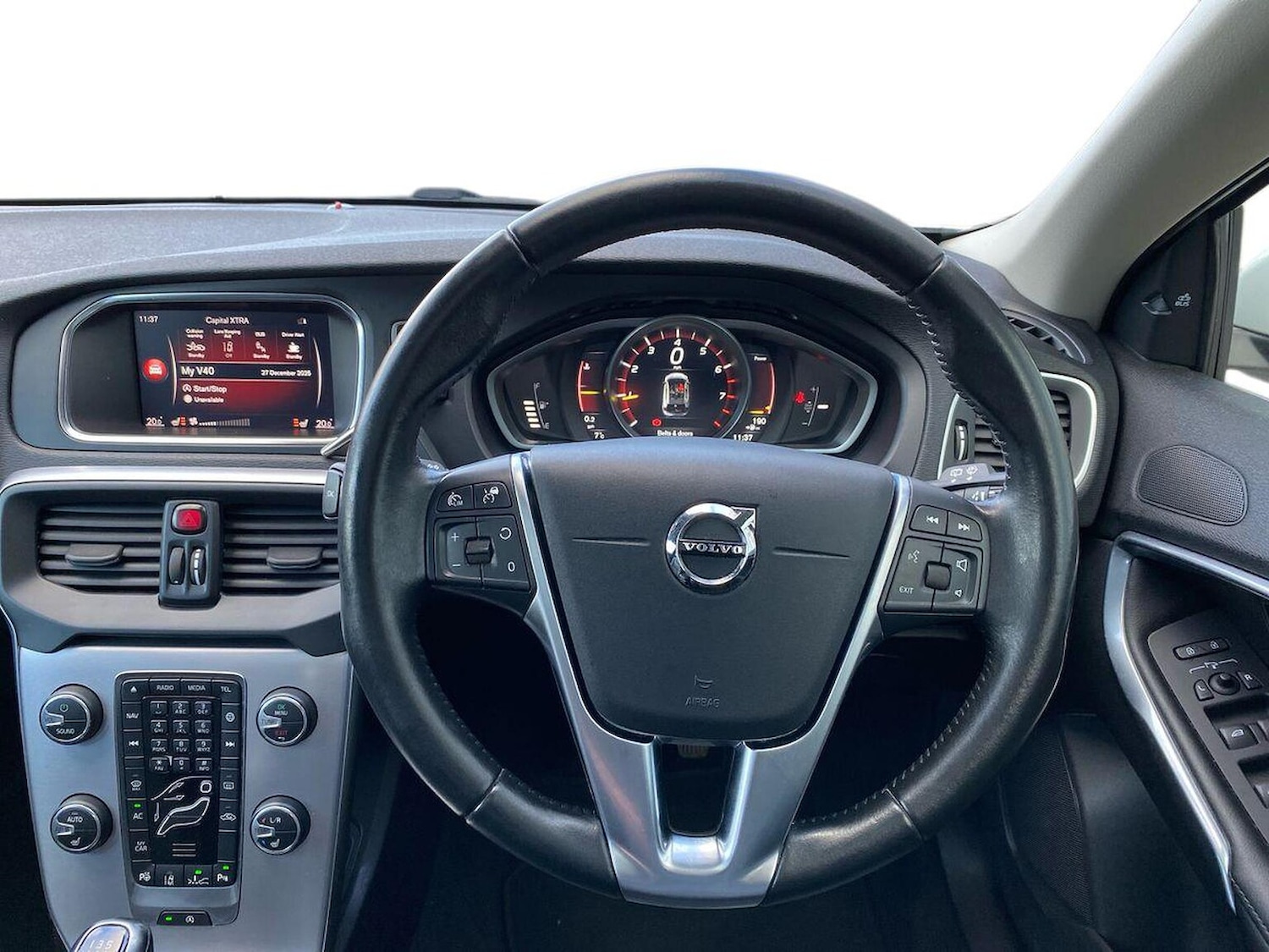 Used Volvo V40 2018 for sale - 77056995: Photo 11