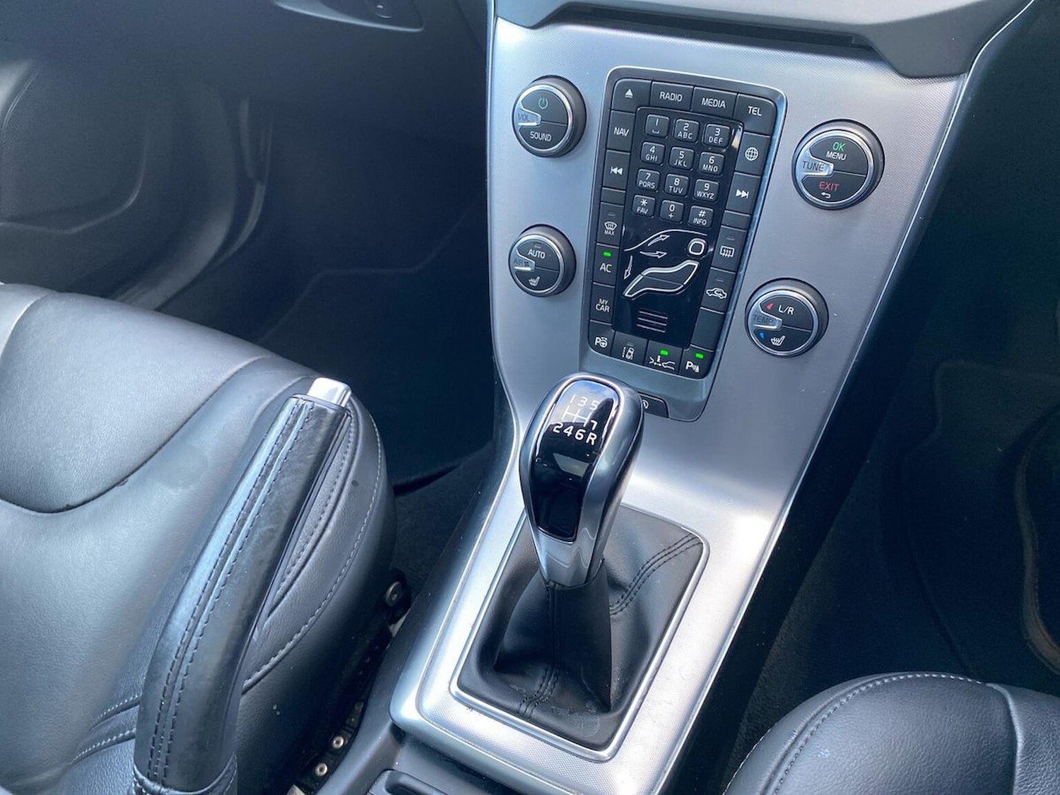 Used Volvo V40 2018 for sale - 77056995: Photo 15