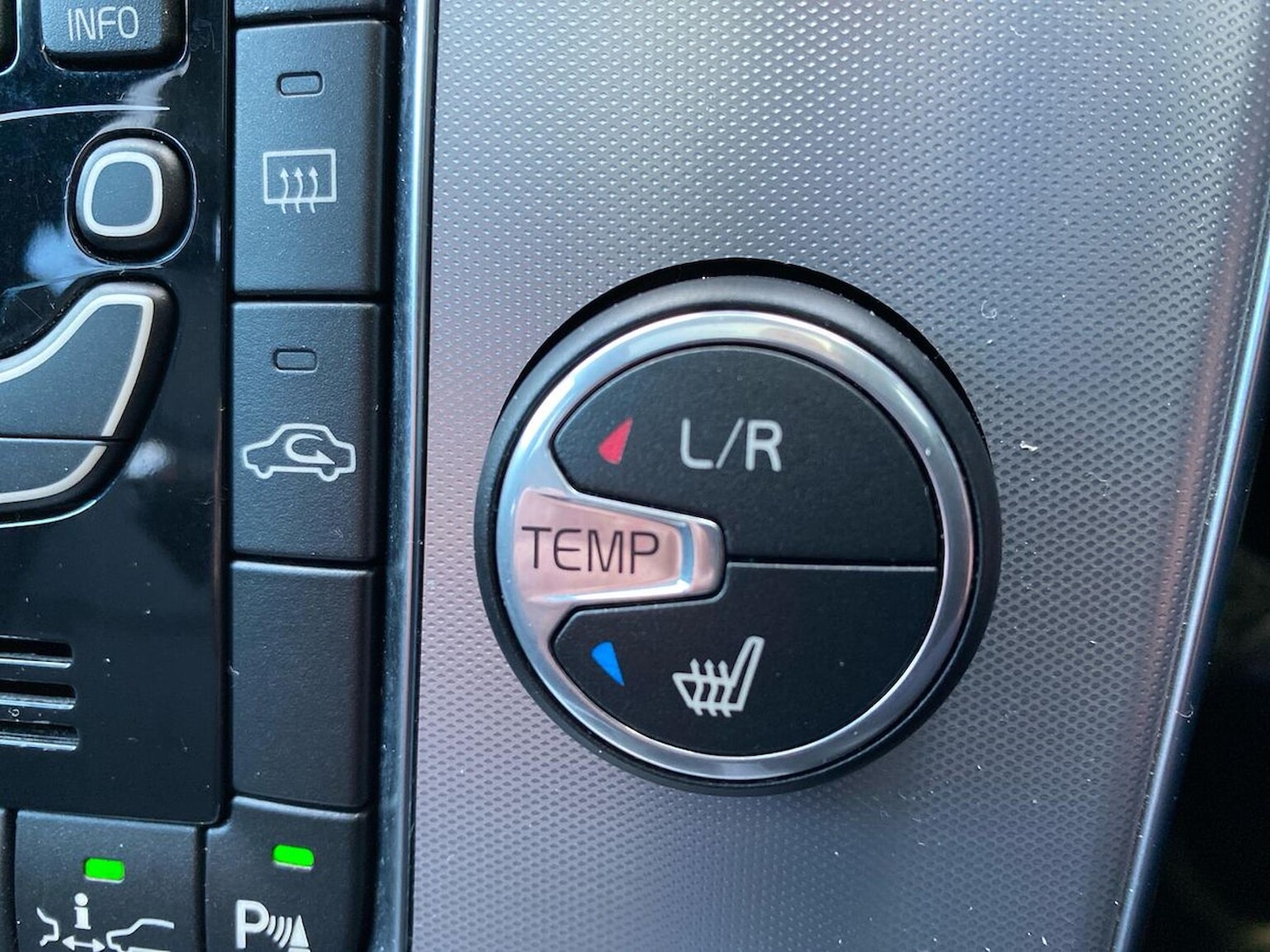 Used Volvo V40 2018 for sale - 77056995: Photo 24