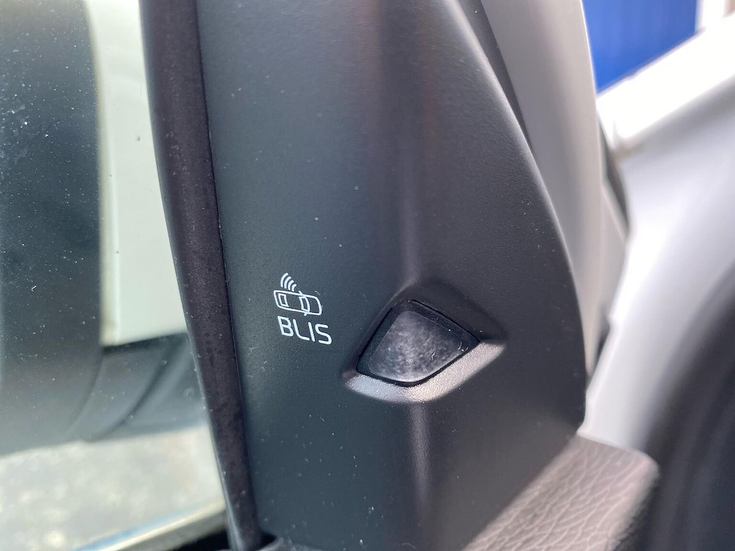 Used Volvo V40 2018 for sale - 77056995: Photo 33