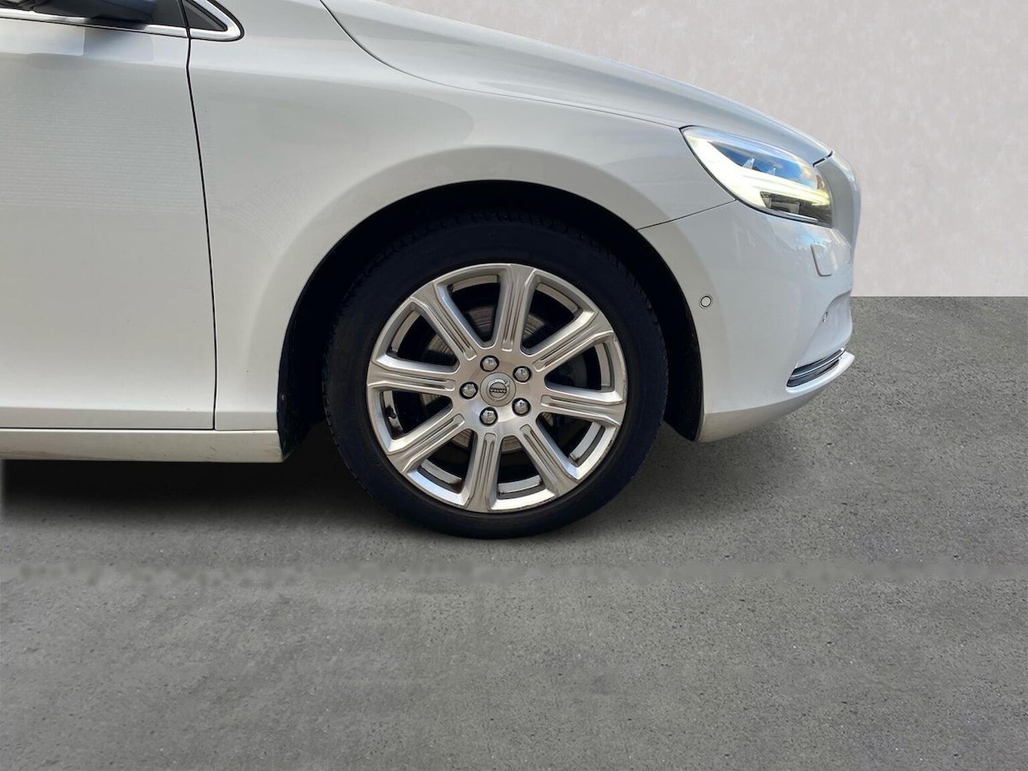 Used Volvo V40 2018 for sale - 77056995: Photo 8