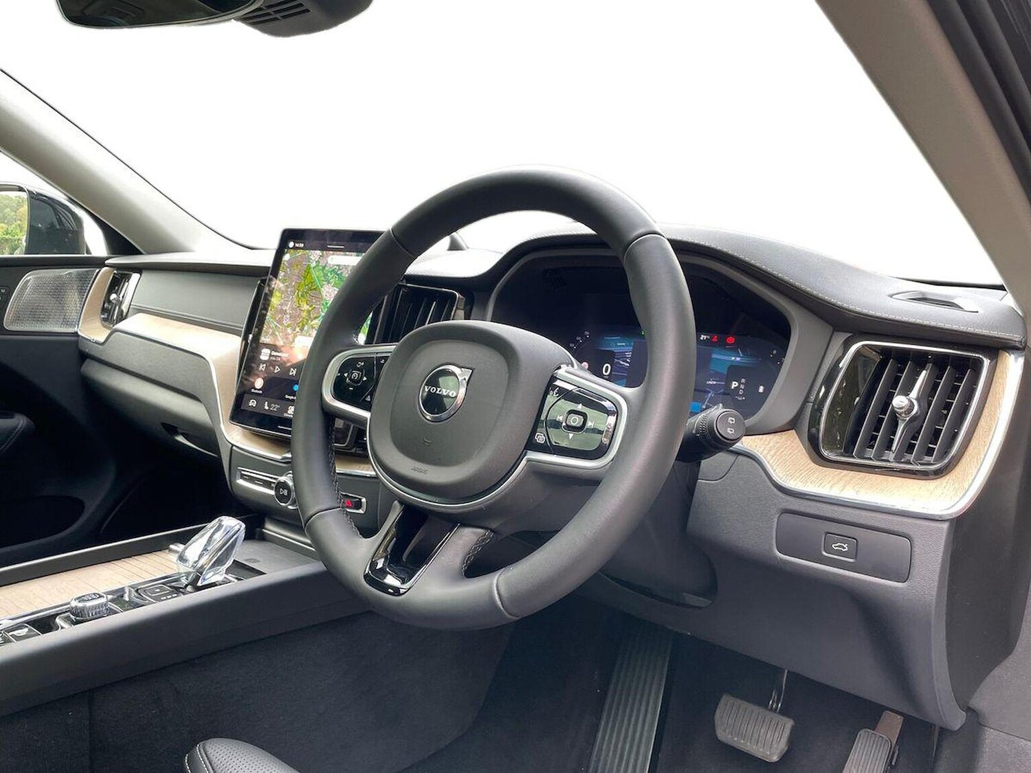 Used Volvo XC60 2025 for sale - 76187190: Photo 15