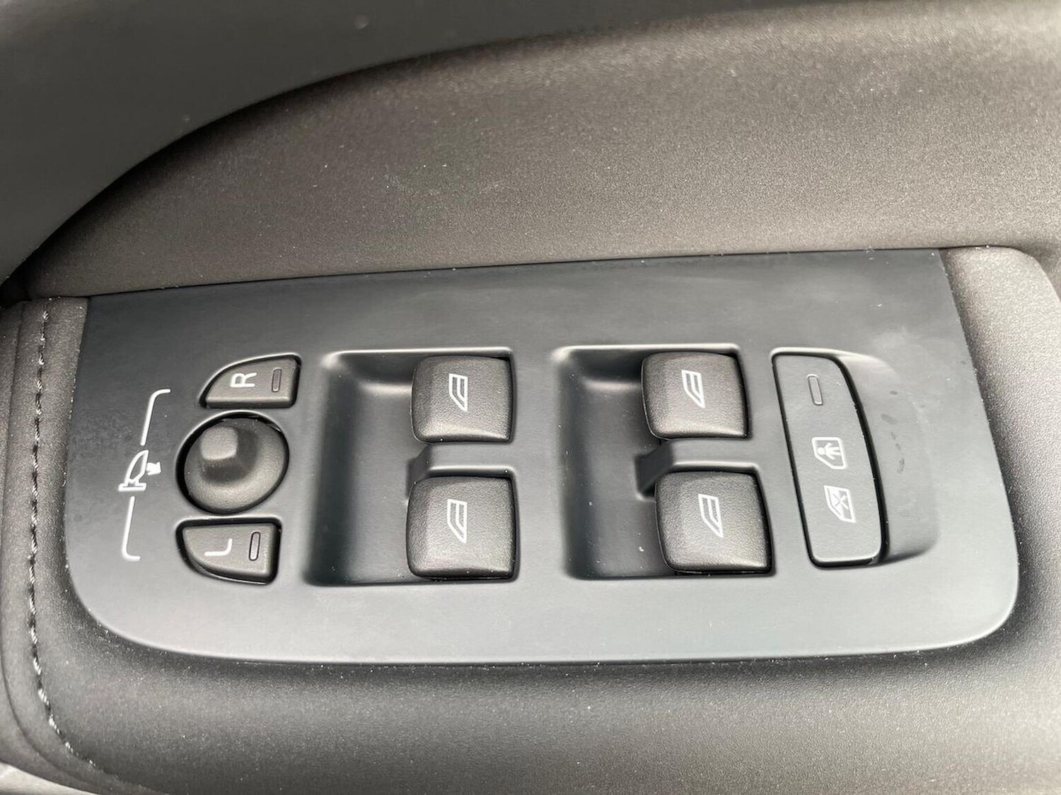 Used Volvo XC60 2025 for sale - 76187190: Photo 21