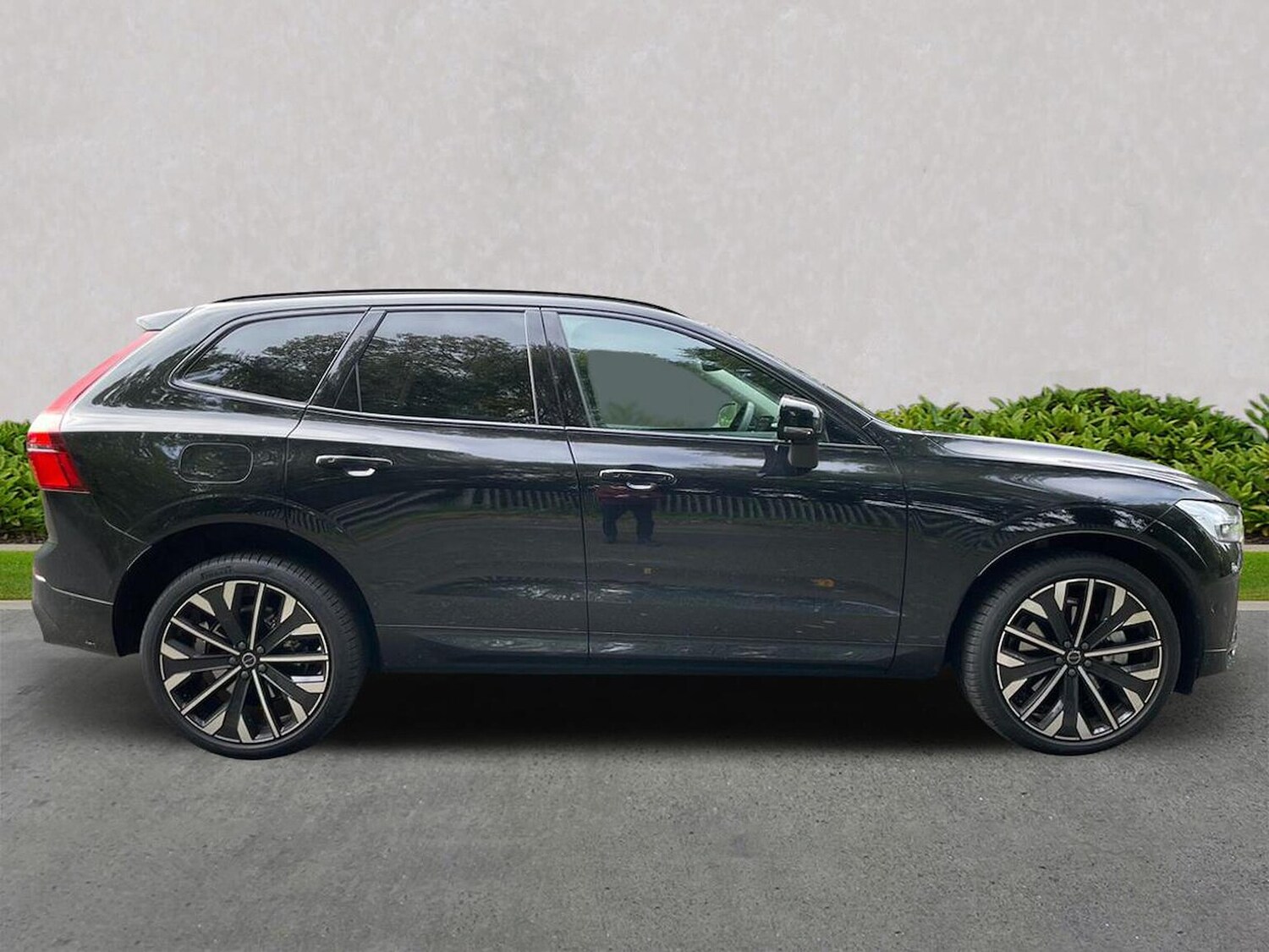 Used Volvo XC60 2025 for sale - 76187190: Photo 3