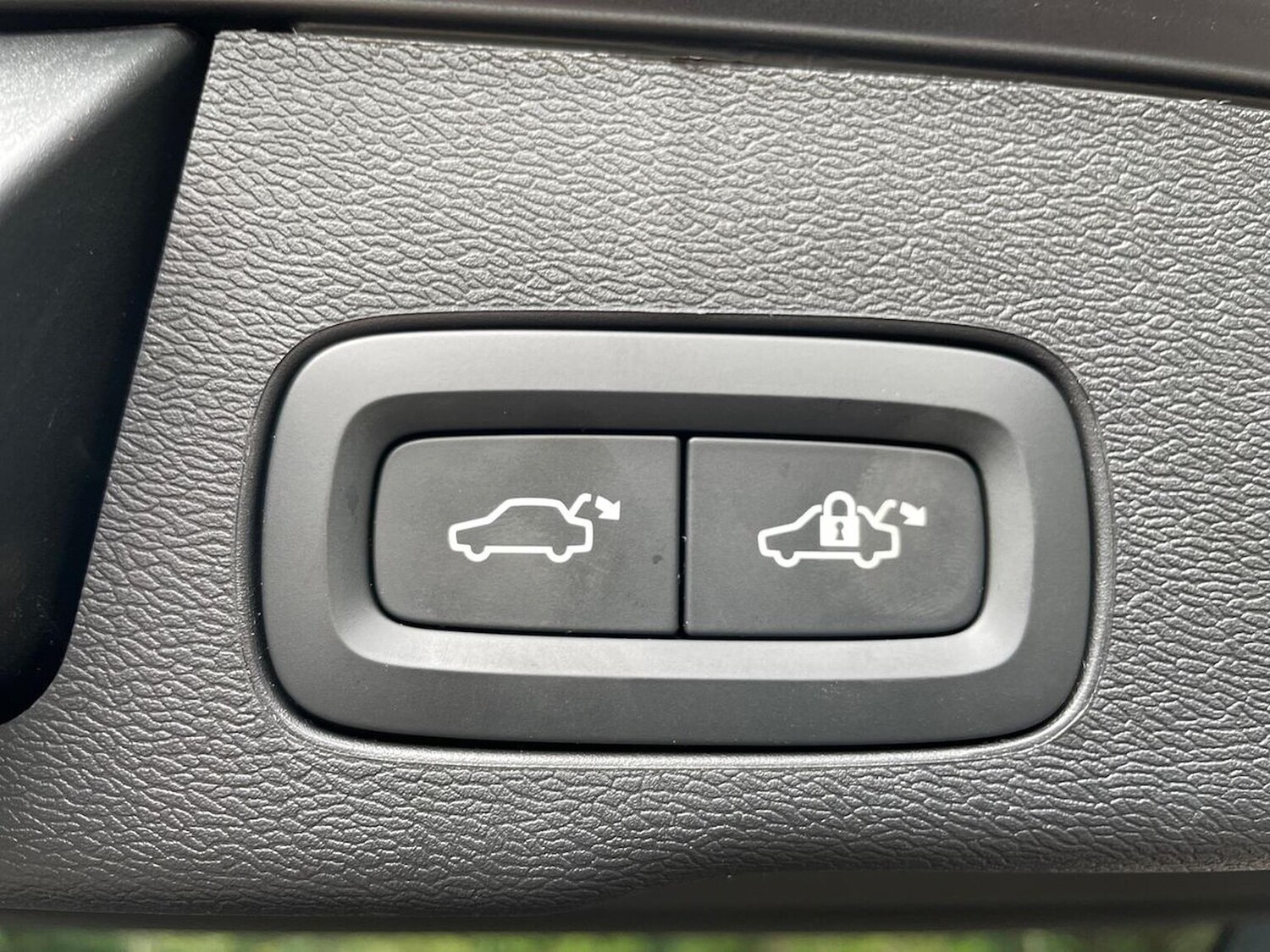 Used Volvo XC60 2025 for sale - 76187190: Photo 41