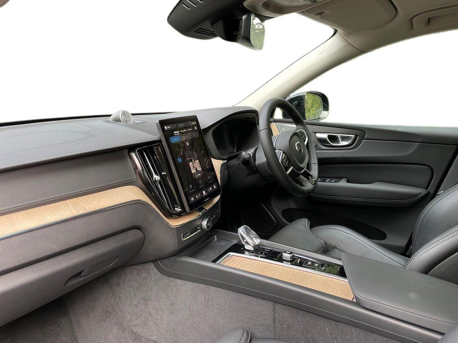 Used Volvo XC60 2025 for sale - 76187190: Photo 7