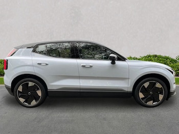 Used Volvo EX30 2025 for sale - 76329995: Photo