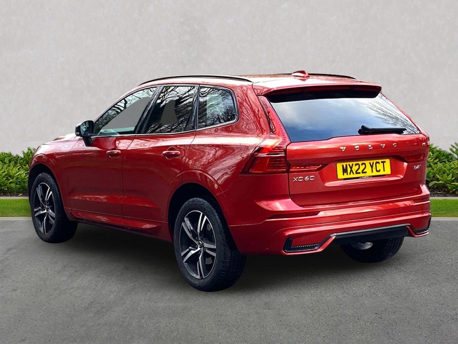 Used Volvo XC60 2022 for sale - 77489623: Photo 2