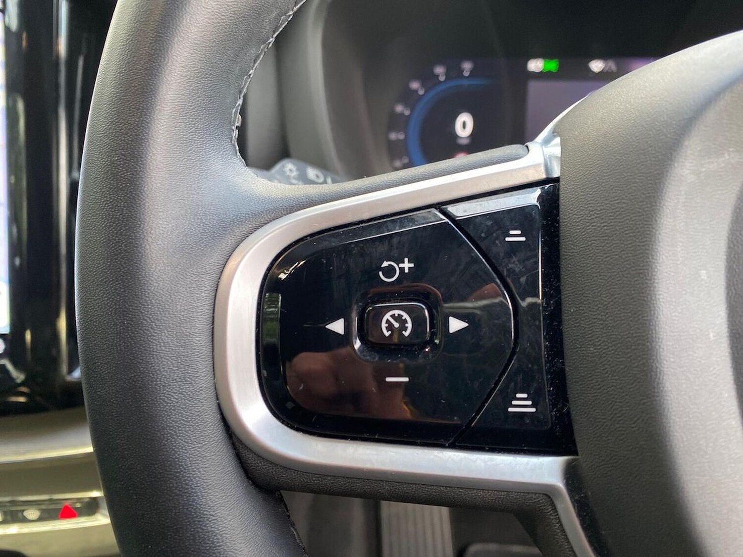 Used Volvo XC60 2022 for sale - 77489623: Photo 27